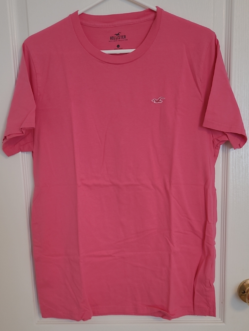 Hollister Men’s Short Sleeve Crew Tee in Hot Pink